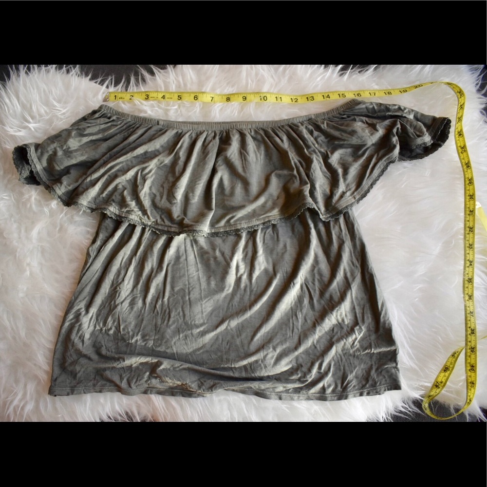 NWT American Eagle green off the shoulder tee